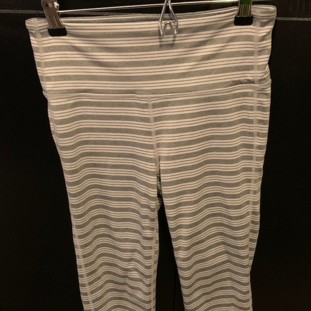 Athleta 3/4 striped leggings size small